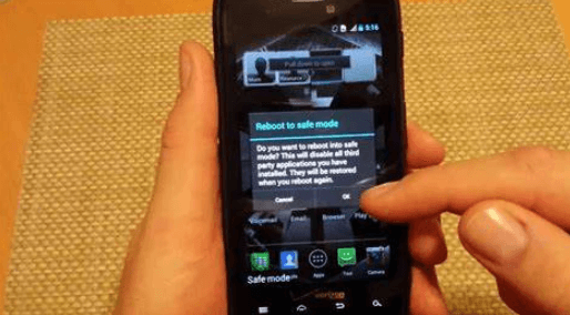 How to turn on safe mode on Motorola Moto G6?