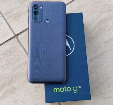 Budget phones Samsung vs Motorola